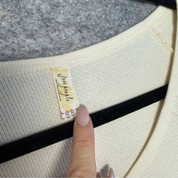 Y2K Free People Women's Cream Top Patterned Cuffs Size M Thermal Long Sleeves - Picture 4 of 10